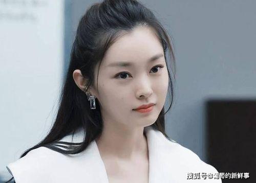 宋轶圈内爆料是谁爆的,真相背后是谁在暗中操控？